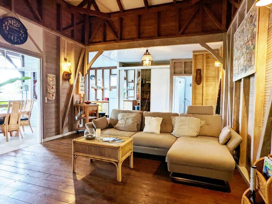 Charmante Villa Creole Climatisee, Jardin Tropical Et Piscine Prives Lamentin Exterior foto